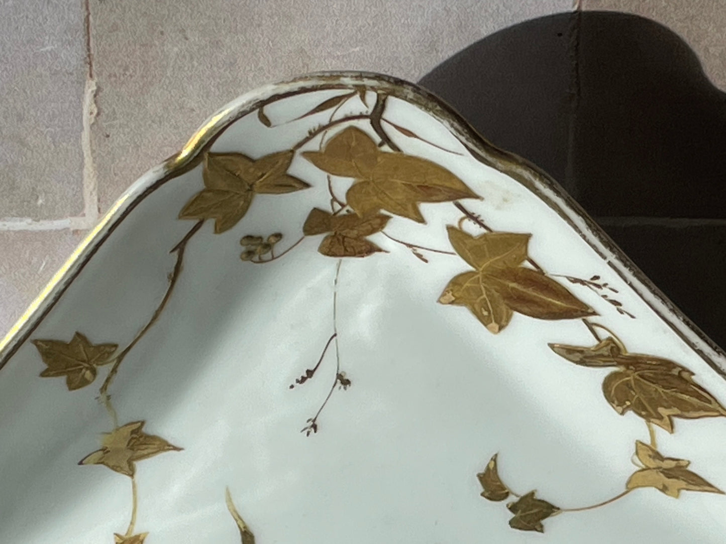 GINORI white and gold porcelain empty pocket
