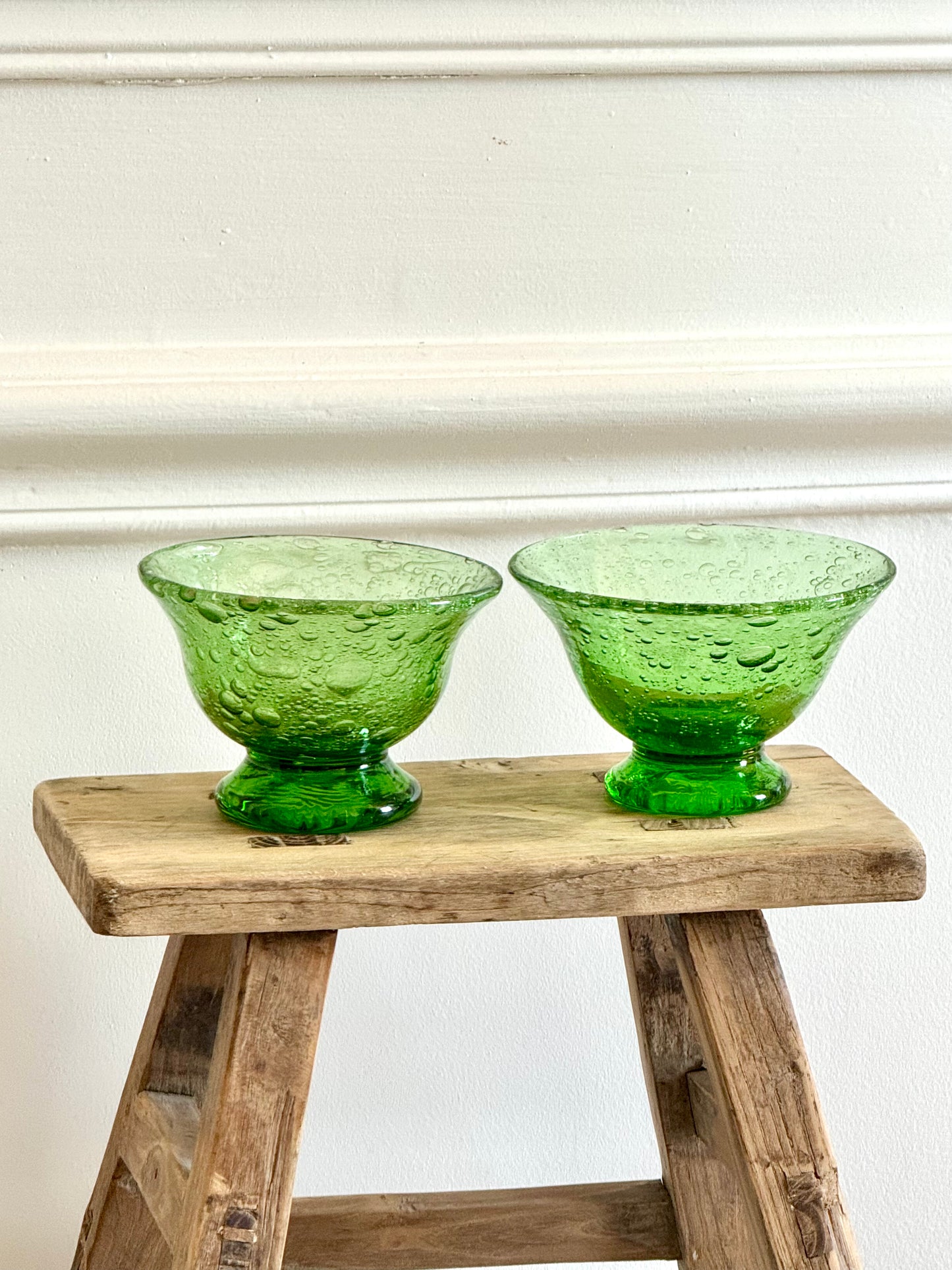 Paire de coupelles en verre bullé