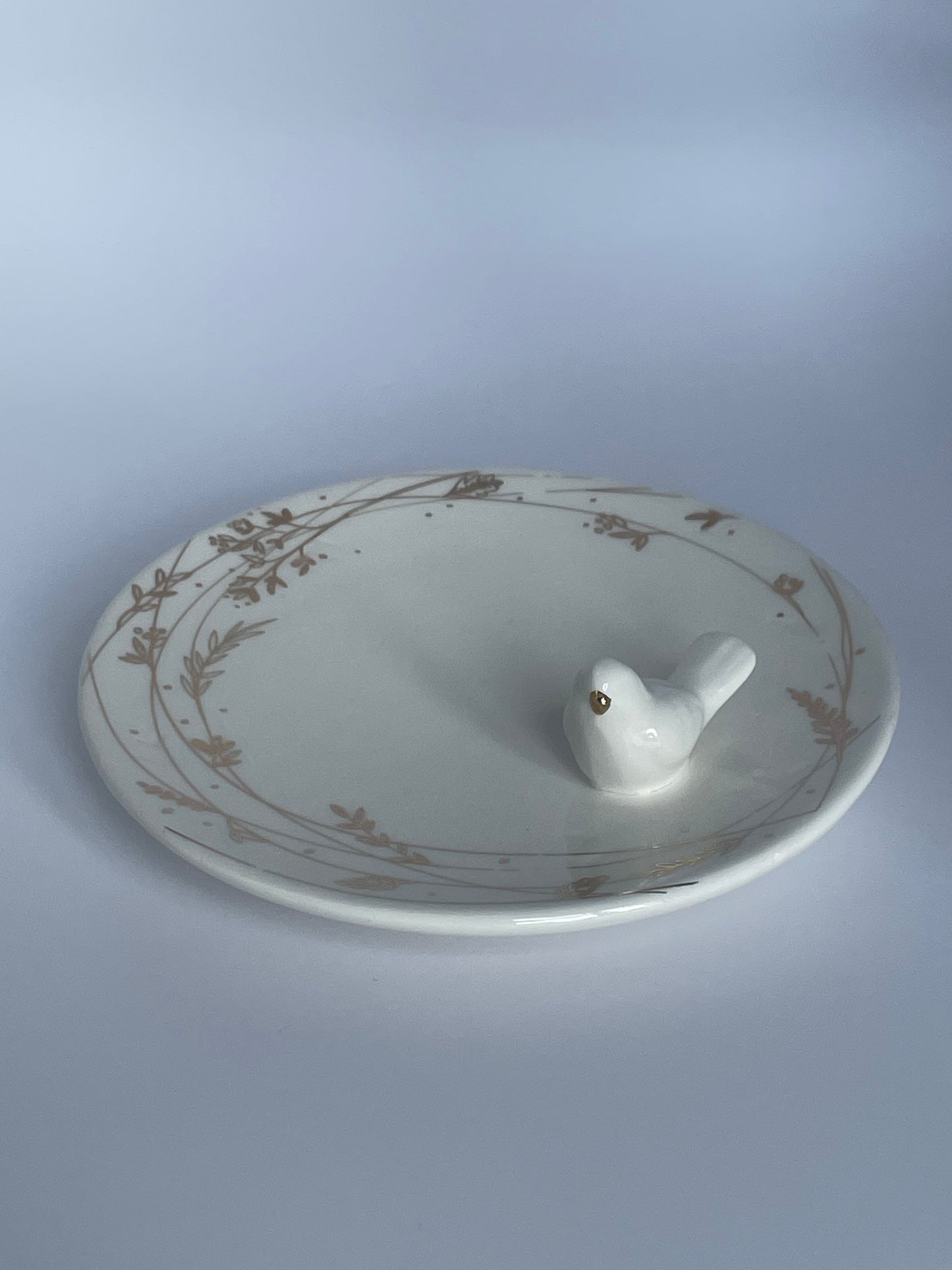 Ceramic bowl with a little bird