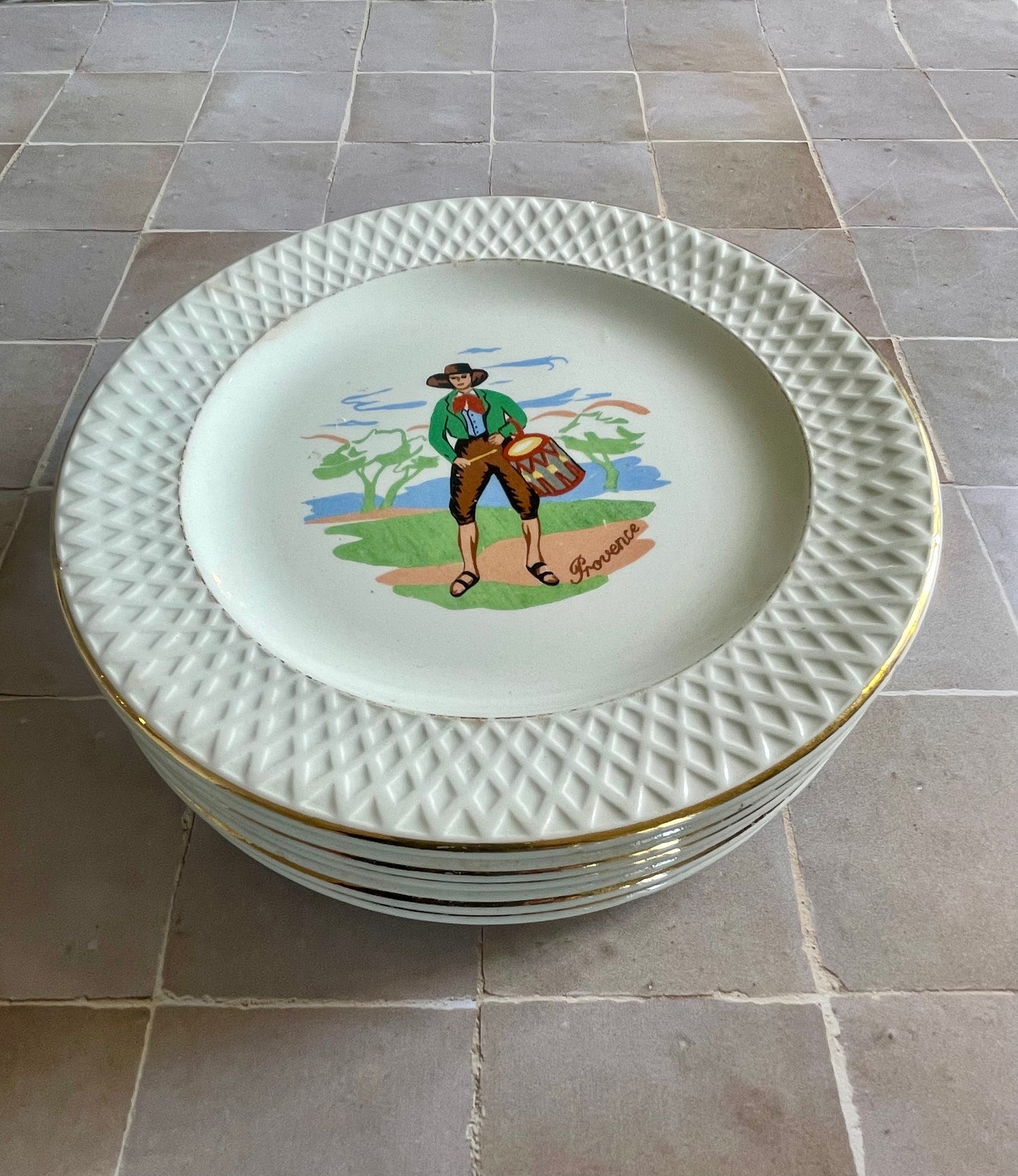 8 petites assiettes en GIEN