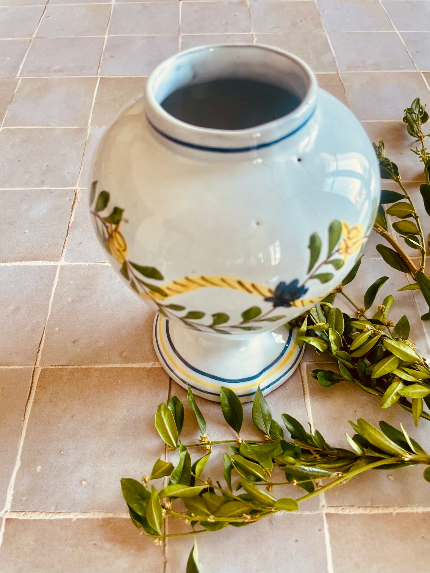 Petit vase artisanal portugais en faïence
