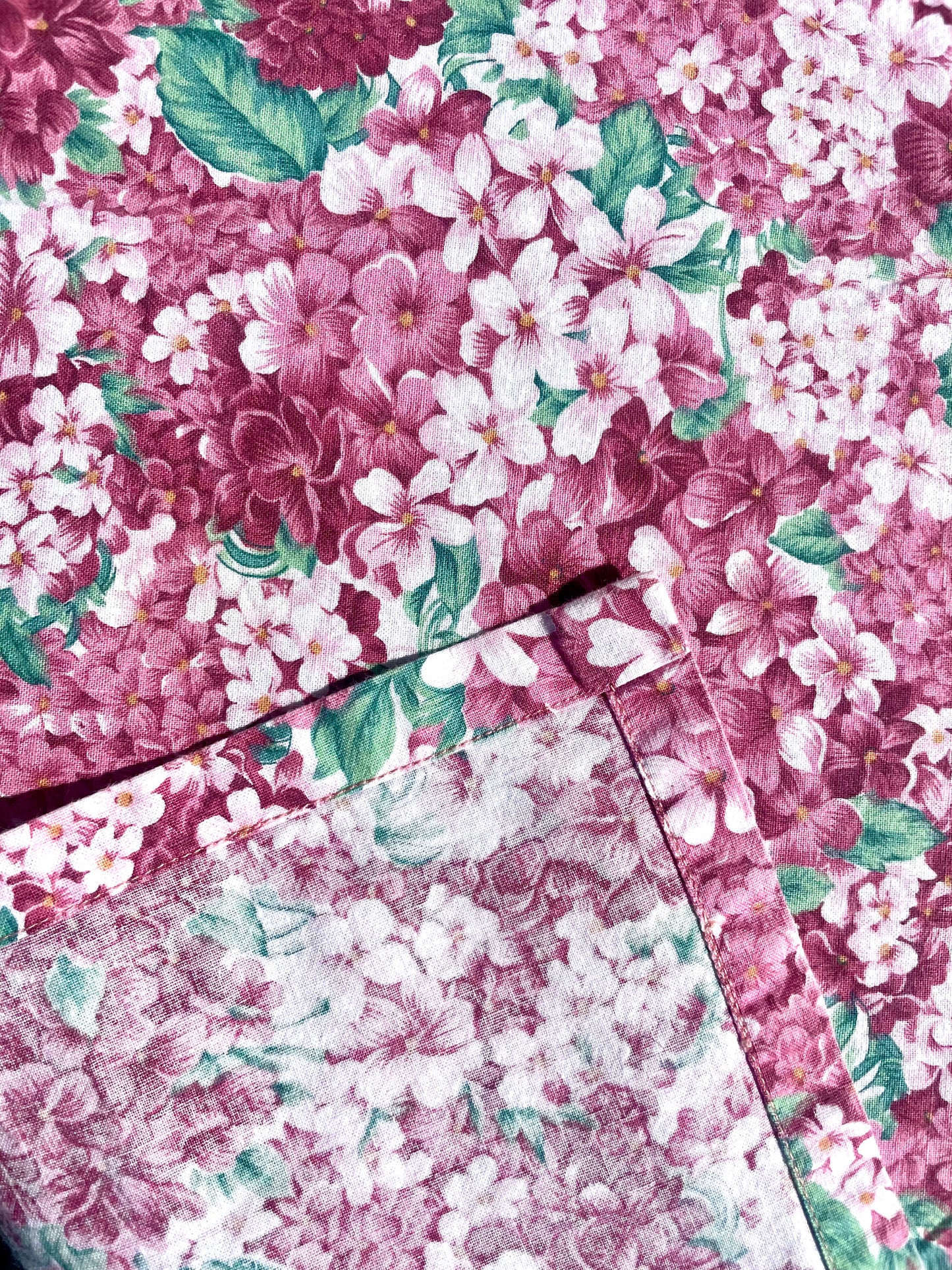Small lilac patterned tablecloth