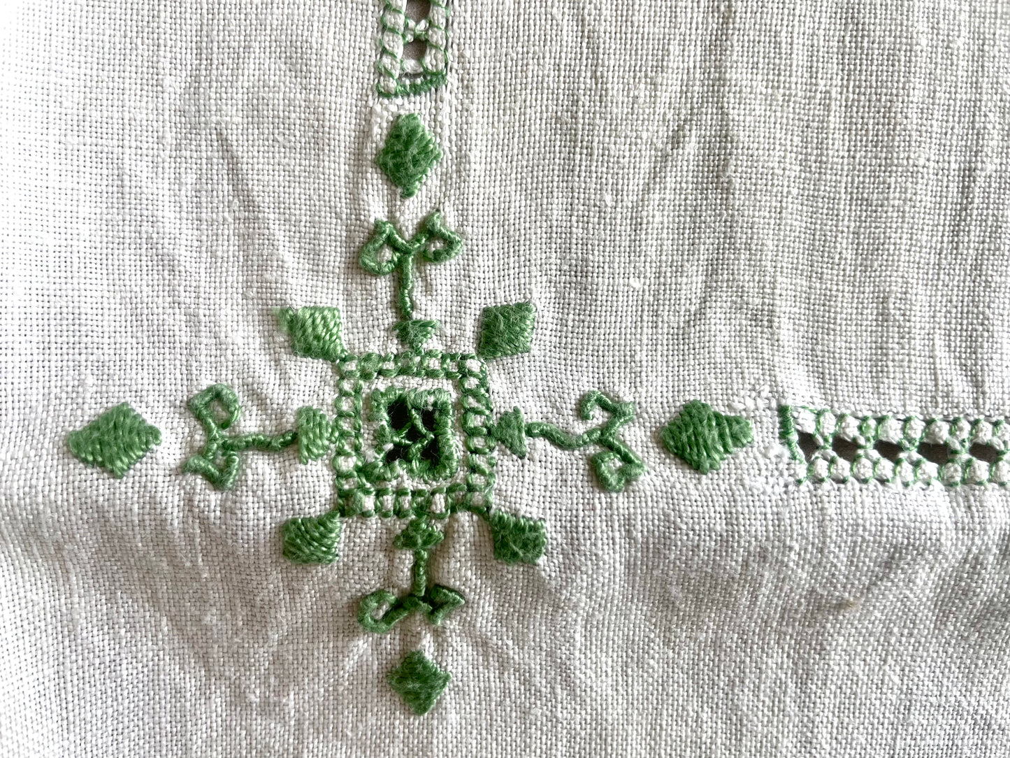 Antique embroidered tablecloth with 6 matching napkins