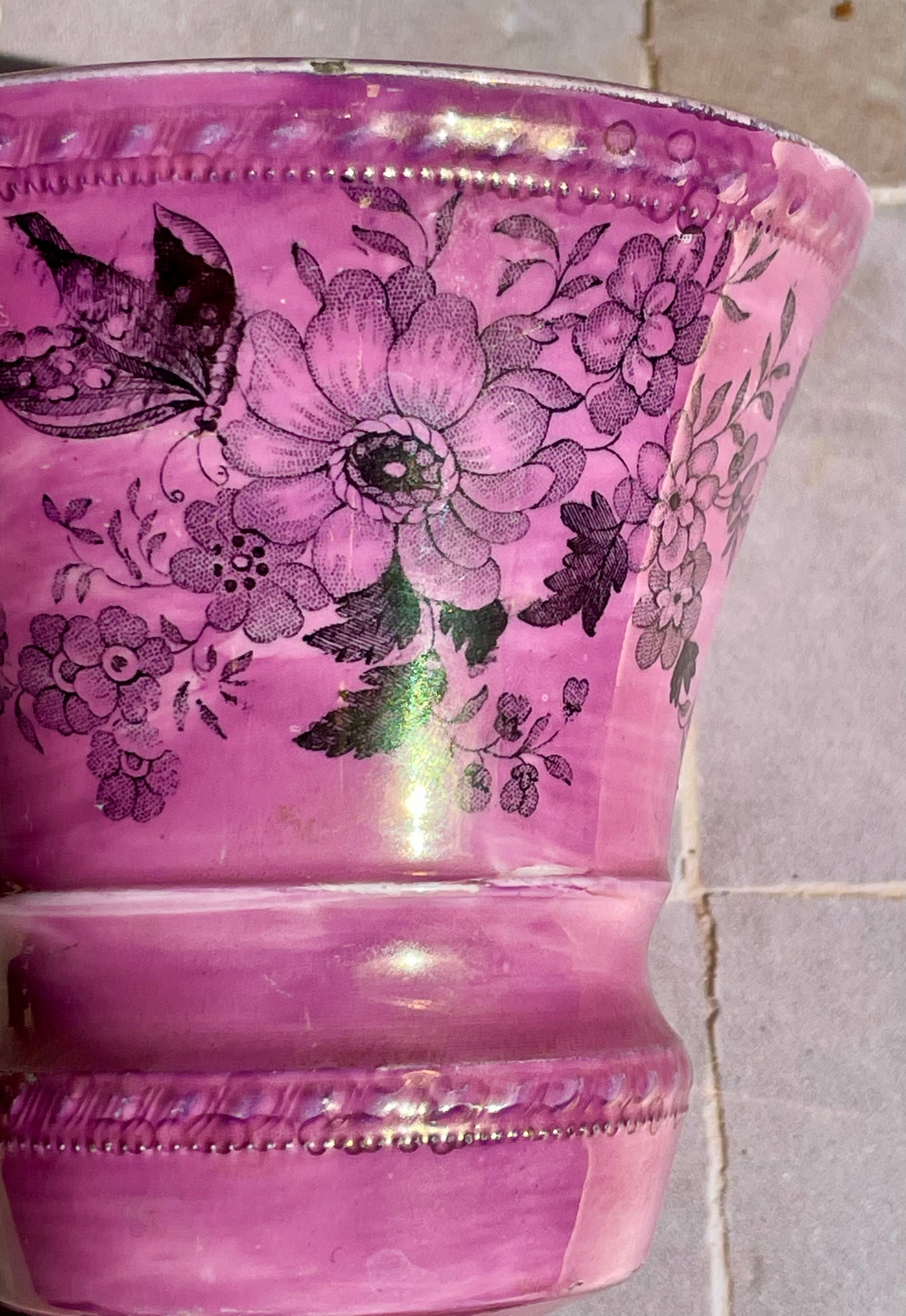 Small painted and decorated porcelain vase.
