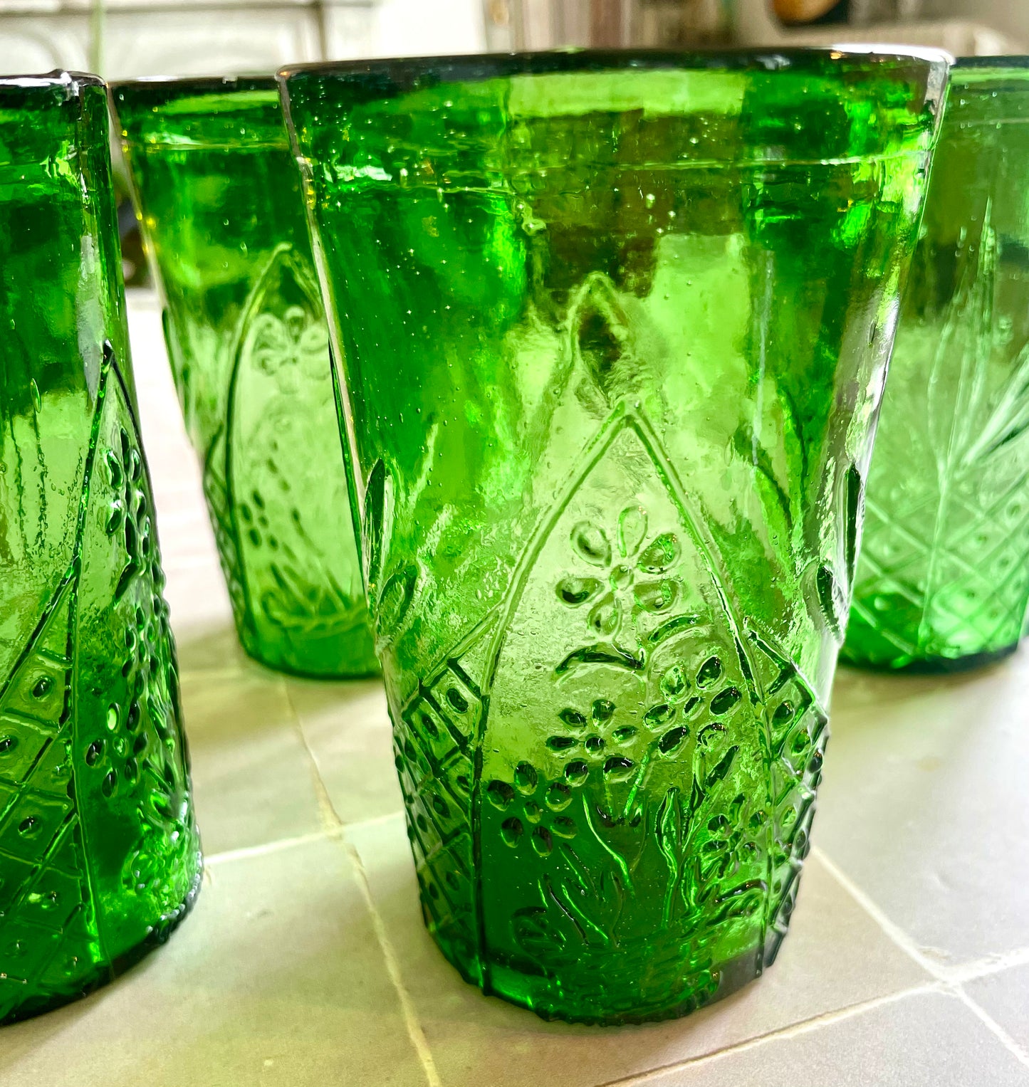 6 verres à eau ou à orangeade verts