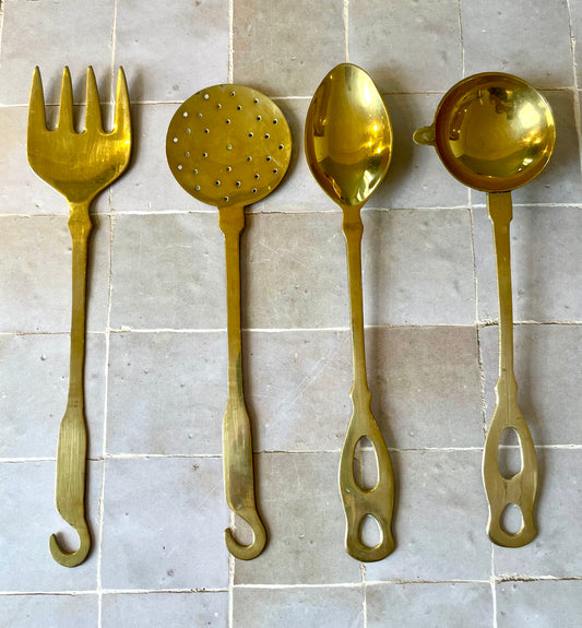 Ensemble de 4 couverts de service en laiton