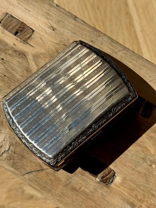 Ancien étui en laiton argenté